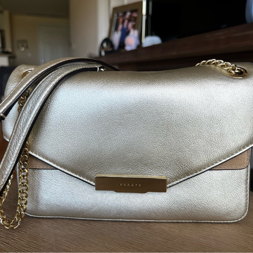 Chic Metallic Crossbody Bag